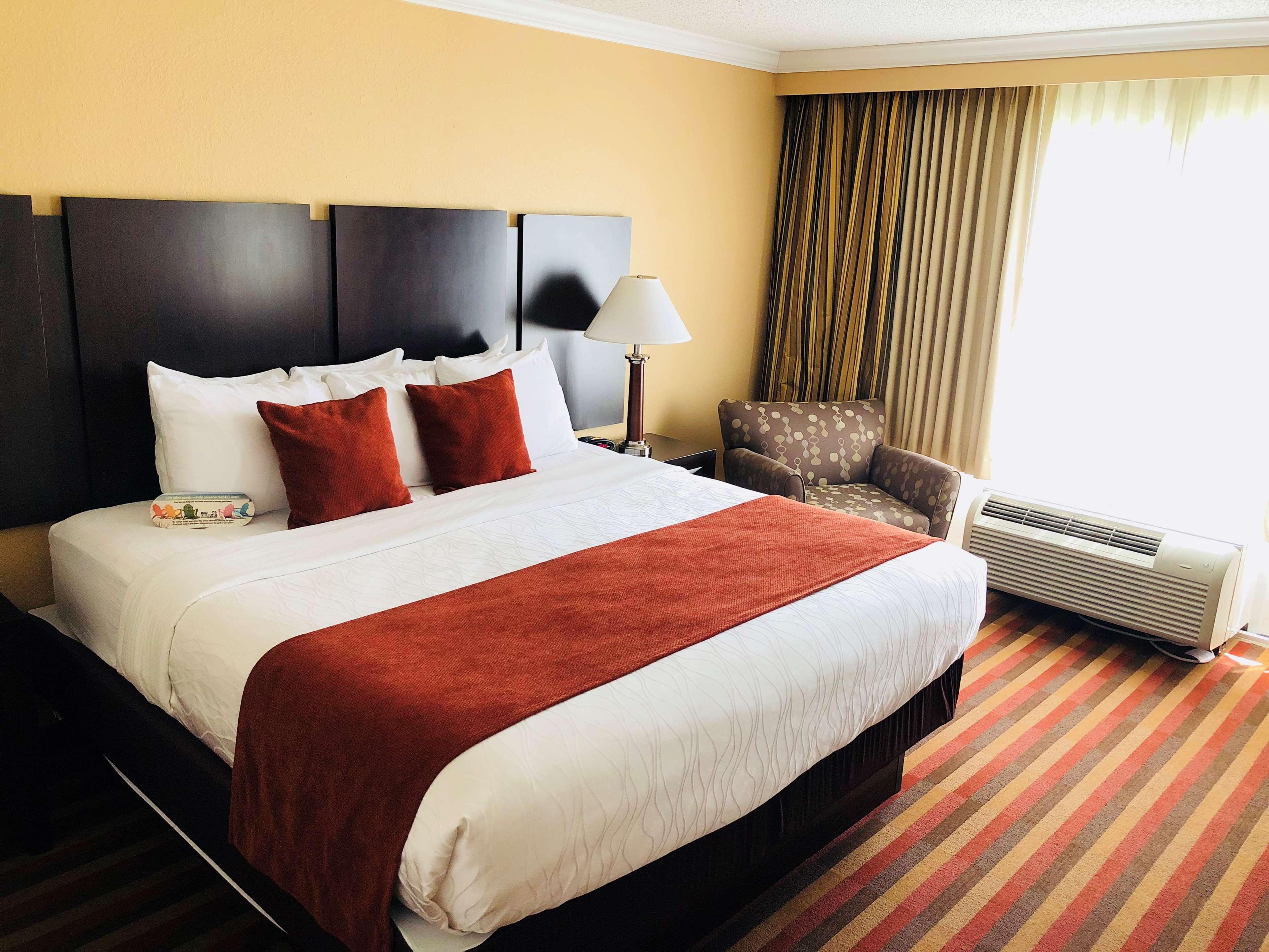 Best Western Plus Ambassador Suites Venice Gardens Exterior foto