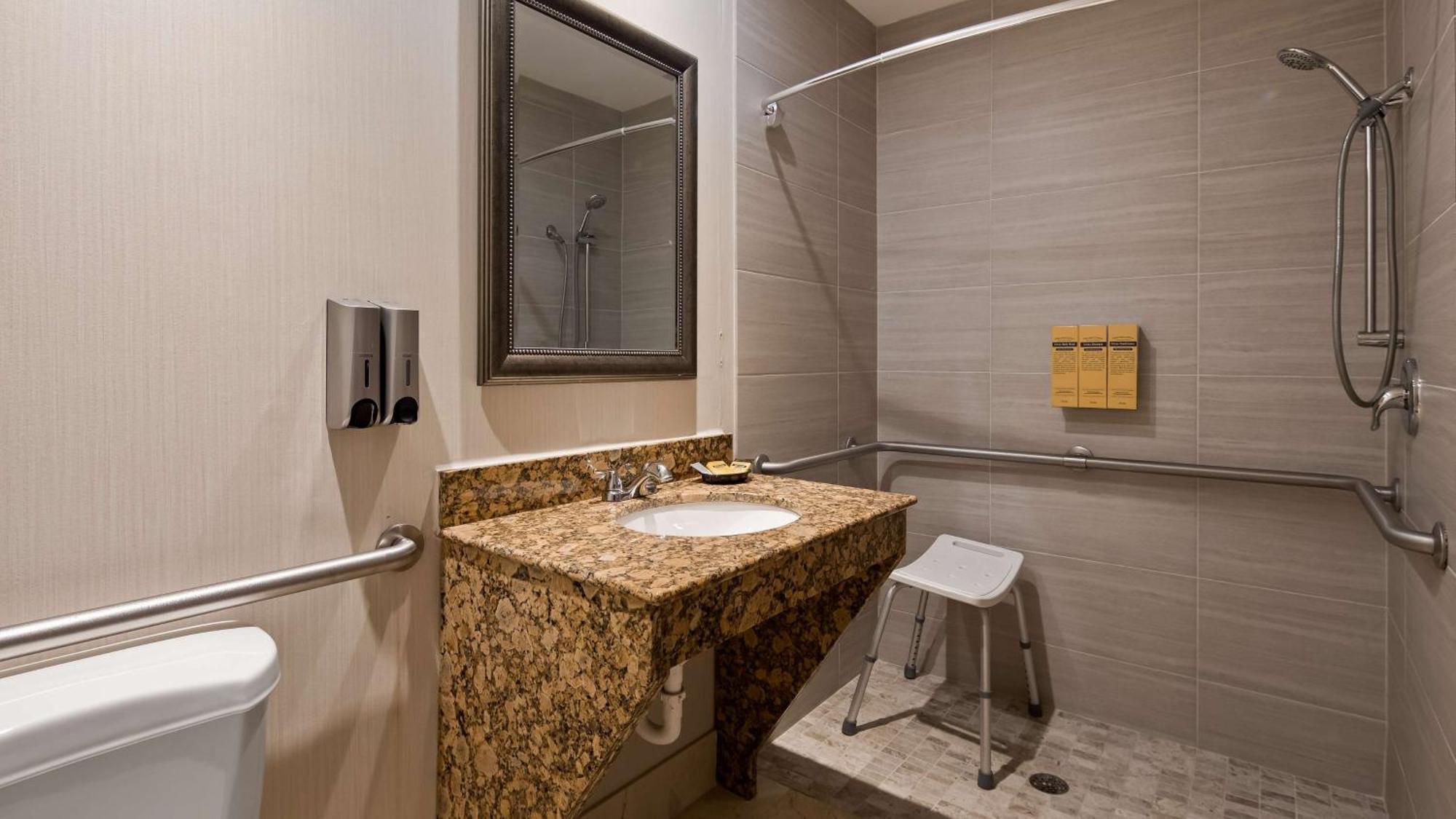Best Western Plus Ambassador Suites Venice Gardens Exterior foto