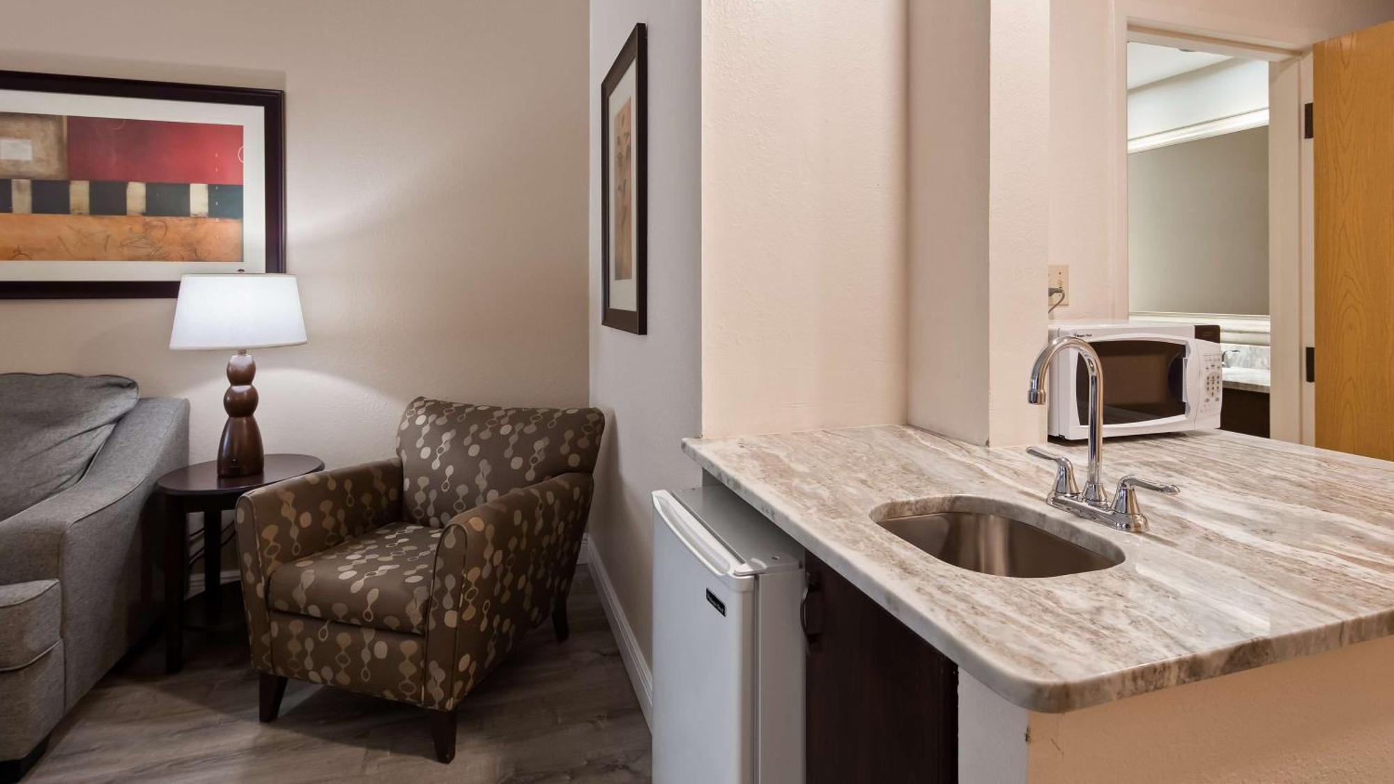 Best Western Plus Ambassador Suites Venice Gardens Exterior foto